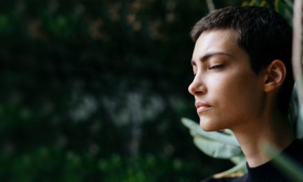 El poder de la regularidad: 6 maneras de priorizar tu práctica de Meditación Trascendental